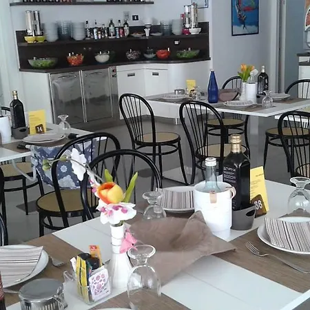 Amedeo Hotel 2*